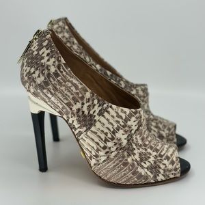 L.A.M.B Gwen Stefani Vero Cupid Stiletto Heel Shoe 7.5 M Snakeskin Peep-Toe/Tan